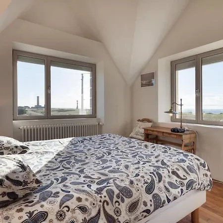 La De Pascal, Vue Villa *